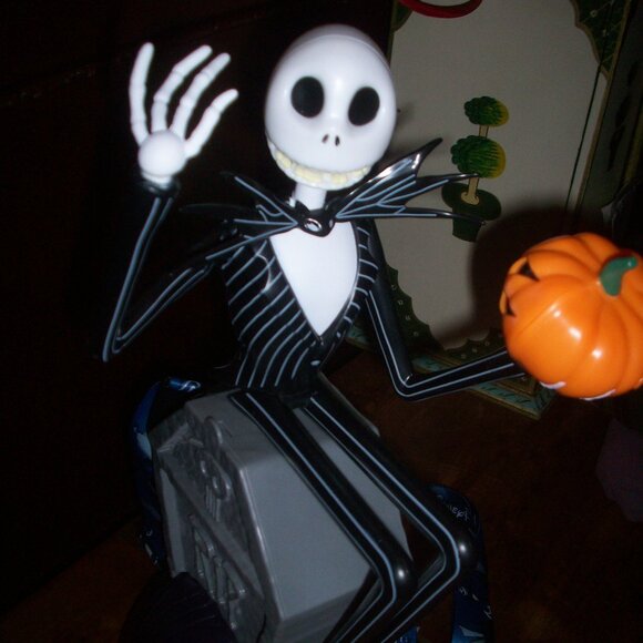 2025 DISNEY PARKS MICKEYS NOT SO SCARY HALLOWEEN JACK Skellington POPCORN BUCKET - Picture 3 of 8